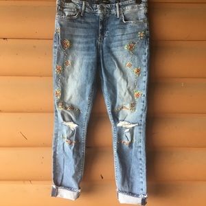 Adorable embroidered stretchy jeans